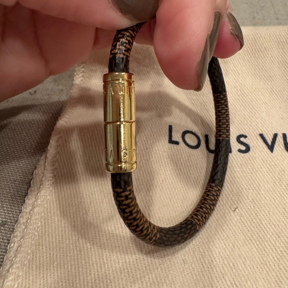 Louis Vuitton Keep it Bracelet - Picture 6 of 6
